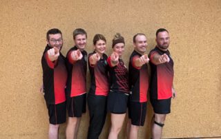 Mannschaftsfoto der ersten Badmintonmannschaft vom STR beim Heimspiel gegen TV Neheim 2025