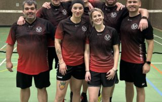 Mannschaftsfoto der Ersten Mannschaft des TV Städtisch-Rahmede Altena im Badminton beim Auswärtsspiel gegen den Iserlohner TS